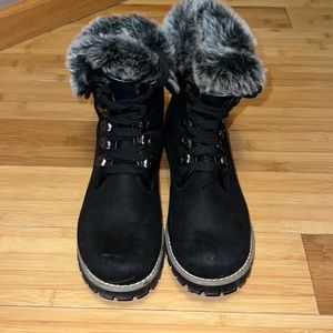 Black boots with fur